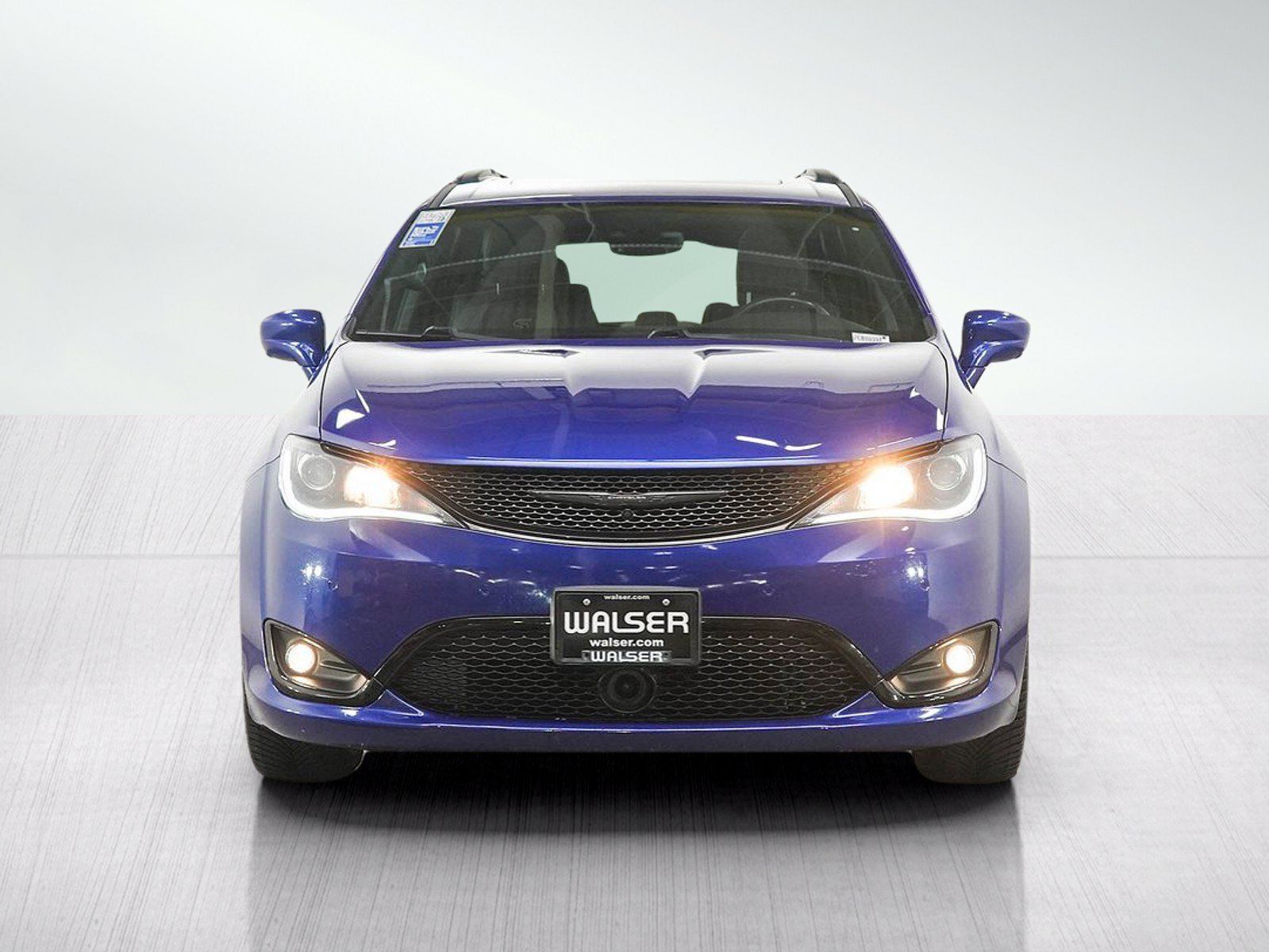Used 2019 Chrysler Pacifica Touring-L Plus w/ Advanced Safetytec Group FWD image 8