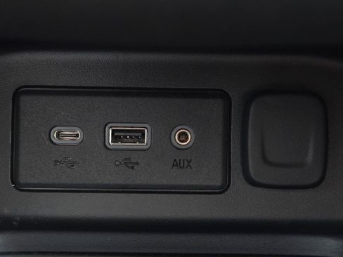 Used 2023 Chevrolet Equinox RS FWD image 23