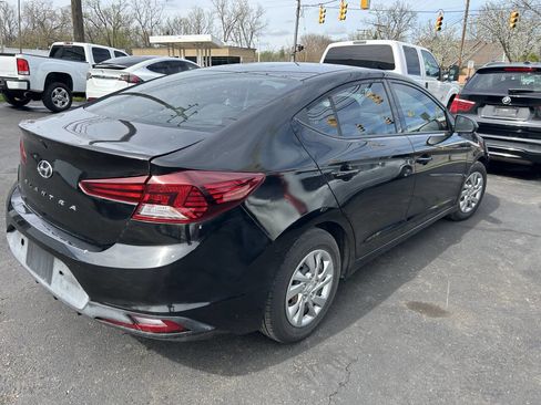 Used 2019 Hyundai Elantra SE image 5