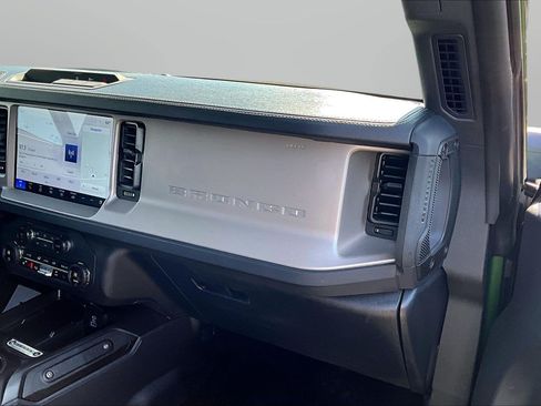 Used 2025 Ford Bronco Outer Banks AWD/4WD image 21