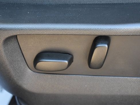 Used 2023 Buick Envision Essence w/ Sport Touring Package image 28