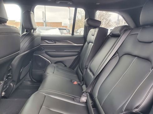 New 2026 Jeep Grand Cherokee Limited AWD/4WD image 16