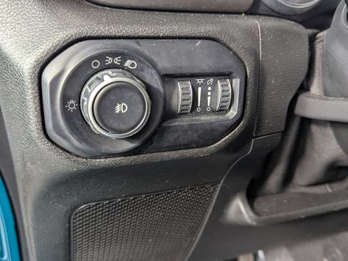 Used 2020 Jeep Wrangler Sport AWD/4WD image 13