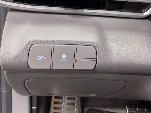 Used 2025 Hyundai Elantra Sport FWD image 23