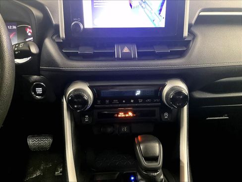Certified 2024 Toyota RAV4 XLE FWD image 25