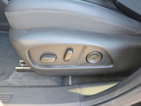 Certified 2025 Chevrolet Equinox LT w/ Convenience Package II FWD image 16