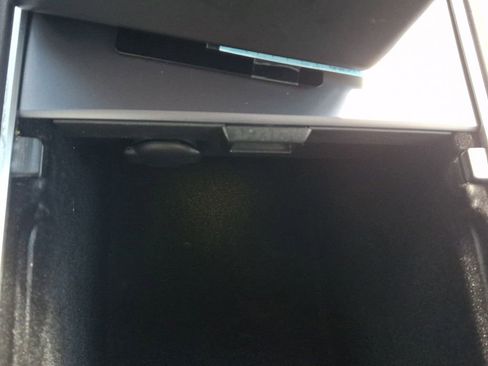 Used 2021 Tesla Model Y Long Range image 25