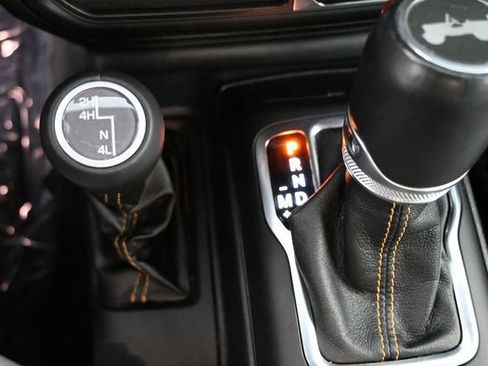 Used 2021 Jeep Wrangler Unlimited Sahara AWD/4WD image 12