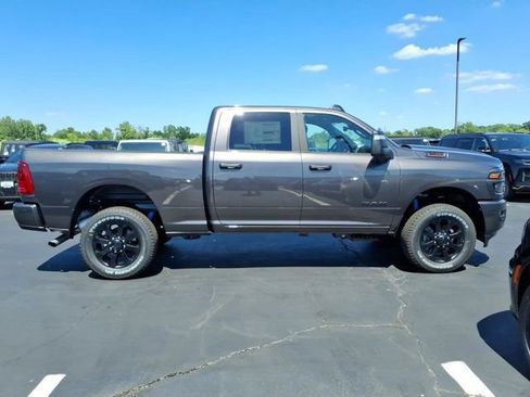 New 2026 RAM 2500 Big Horn AWD/4WD image 17