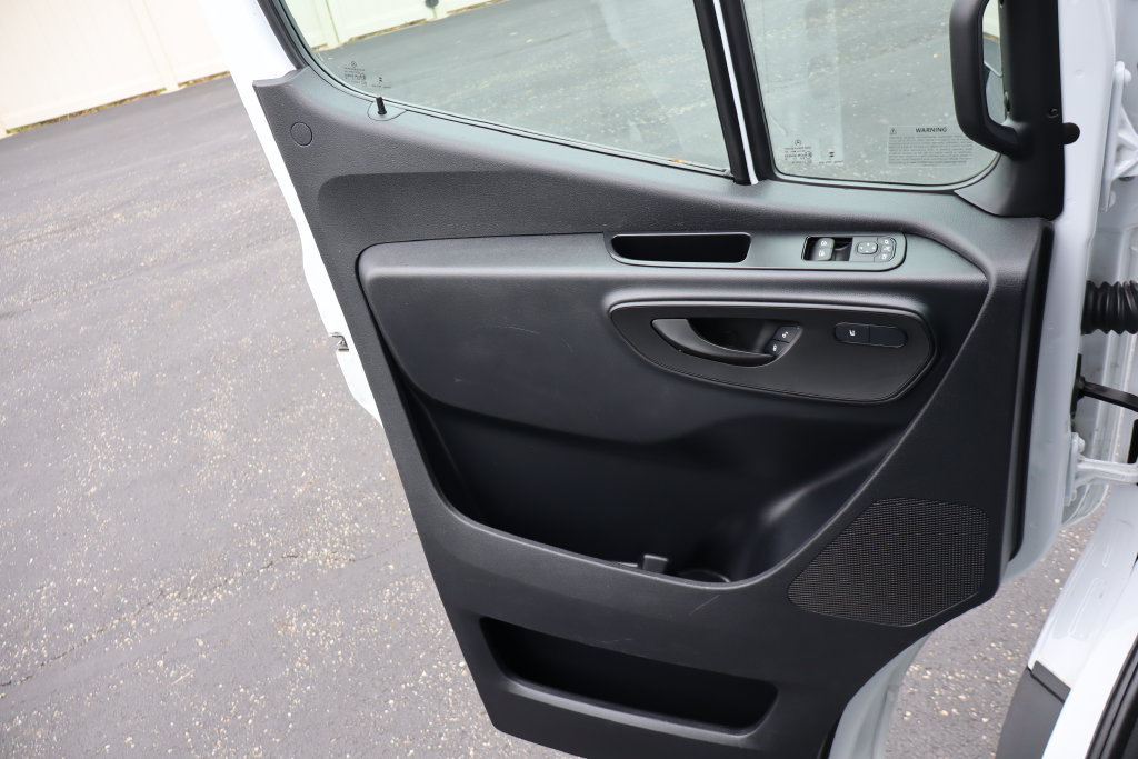 Used 2025 Mercedes-Benz Sprinter 2500 image 18