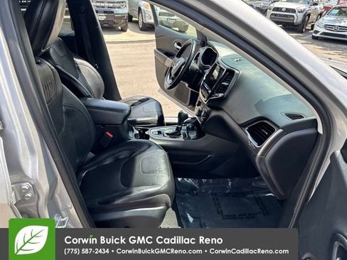 Used 2019 Jeep Cherokee Limited AWD/4WD image 36