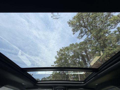 Used 2025 RAM 1500 Laramie w/ Sport Appearance Package image 31