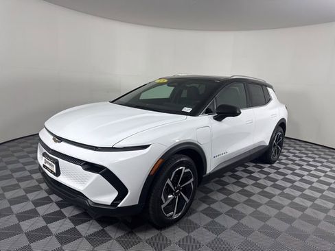 New 2026 Chevrolet Equinox EV LT image 7