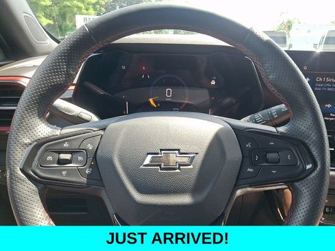 Used 2025 Chevrolet TrailBlazer RS w/ Convenience Package AWD/4WD image 19