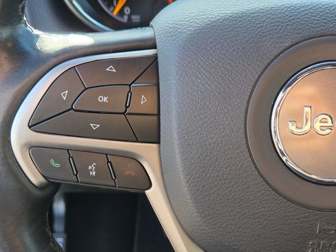 Used 2021 Jeep Grand Cherokee Laredo X RWD image 25