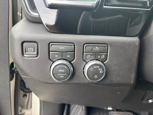 New 2026 GMC Sierra 1500 SLE w/ Preferred Package AWD/4WD image 17