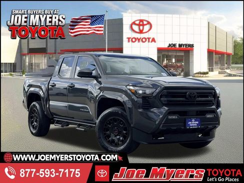 Used 2025 Toyota Tacoma SR5 AWD/4WD image 1