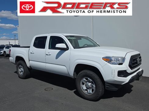Certified 2023 Toyota Tacoma SR AWD/4WD image 1