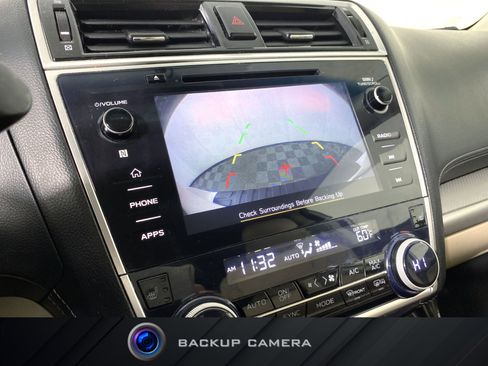 Used 2018 Subaru Outback 2.5i Premium image 3