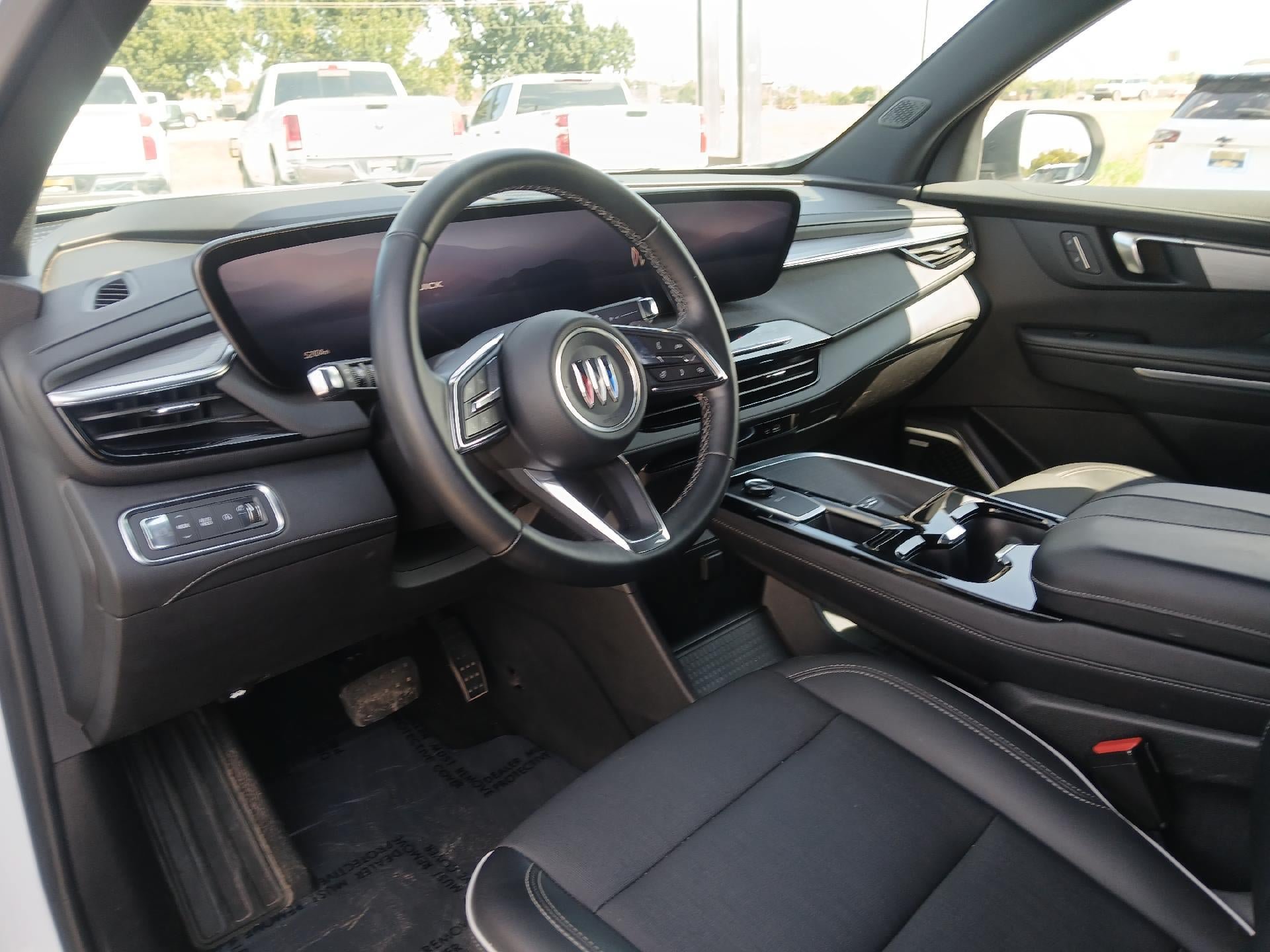 Used 2025 Buick Enclave Preferred FWD image 13