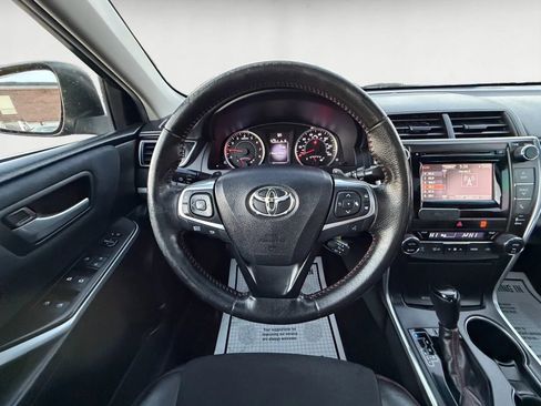 Used 2015 Toyota Camry XSE image 11