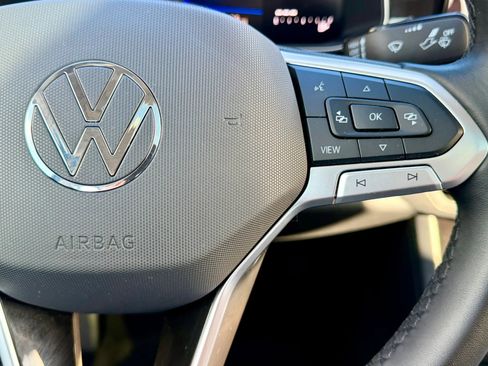 Used 2025 Volkswagen Jetta SE w/ Sunroof Package image 30