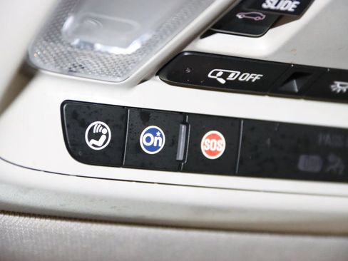 Used 2021 Buick Enclave Essence w/ Sound and Sites Package AWD/4WD image 19