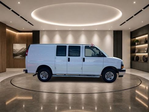 Used 2024 GMC Savana 2500 w/ Driver Convenience Package RWD image 5