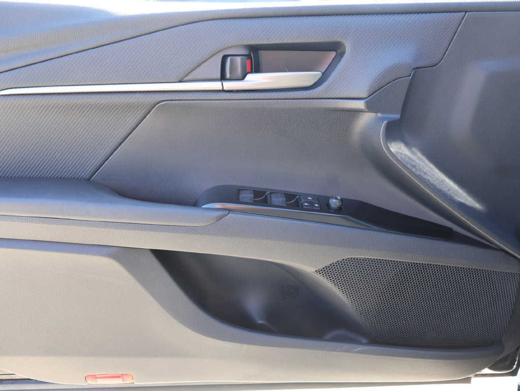 Used 2026 Toyota Camry SE FWD image 19
