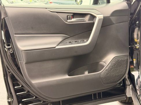 Used 2024 Toyota RAV4 XLE FWD image 24