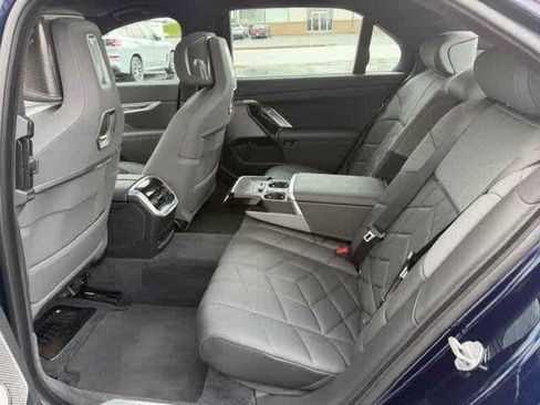 Used 2023 BMW 760i xDrive w/ Executive Package AWD/4WD image 26
