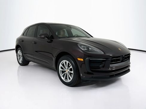 Certified 2025 Porsche Macan AWD/4WD image 7