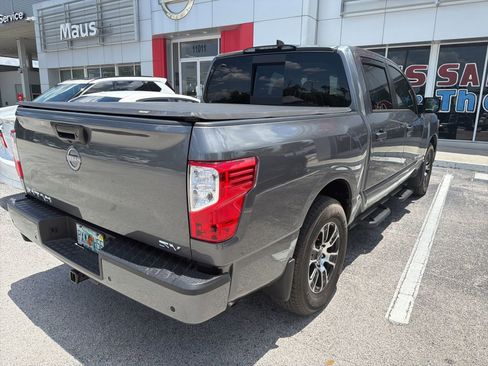 Used 2023 Nissan Titan SV w/ SV Convenience Package RWD image 4