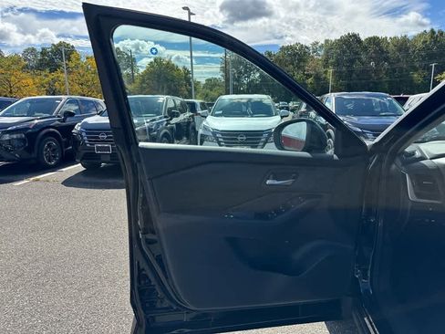 New 2026 Nissan Rogue SV image 9