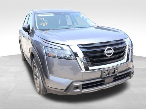 Used 2025 Nissan Pathfinder SV AWD/4WD image 9