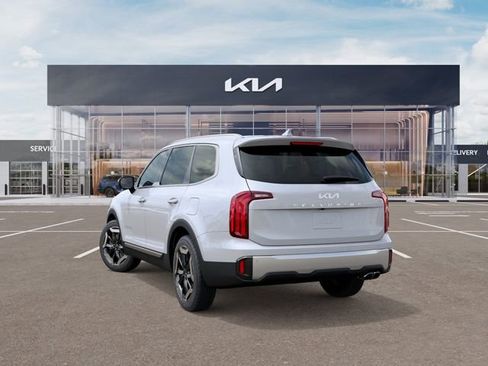 Used 2025 Kia Telluride S FWD image 4