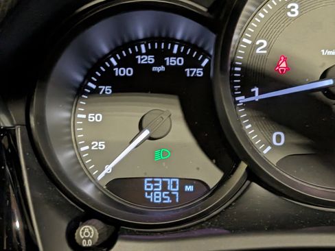 Used 2025 Porsche Macan image 30