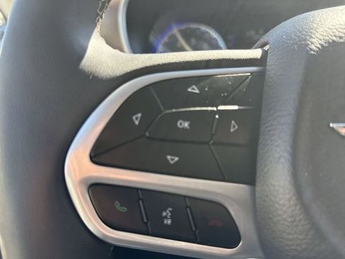 Used 2023 Chrysler Voyager LX FWD image 41
