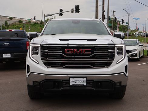 Used 2023 GMC Sierra 1500 SLT w/ SLT Premium Package AWD/4WD image 2
