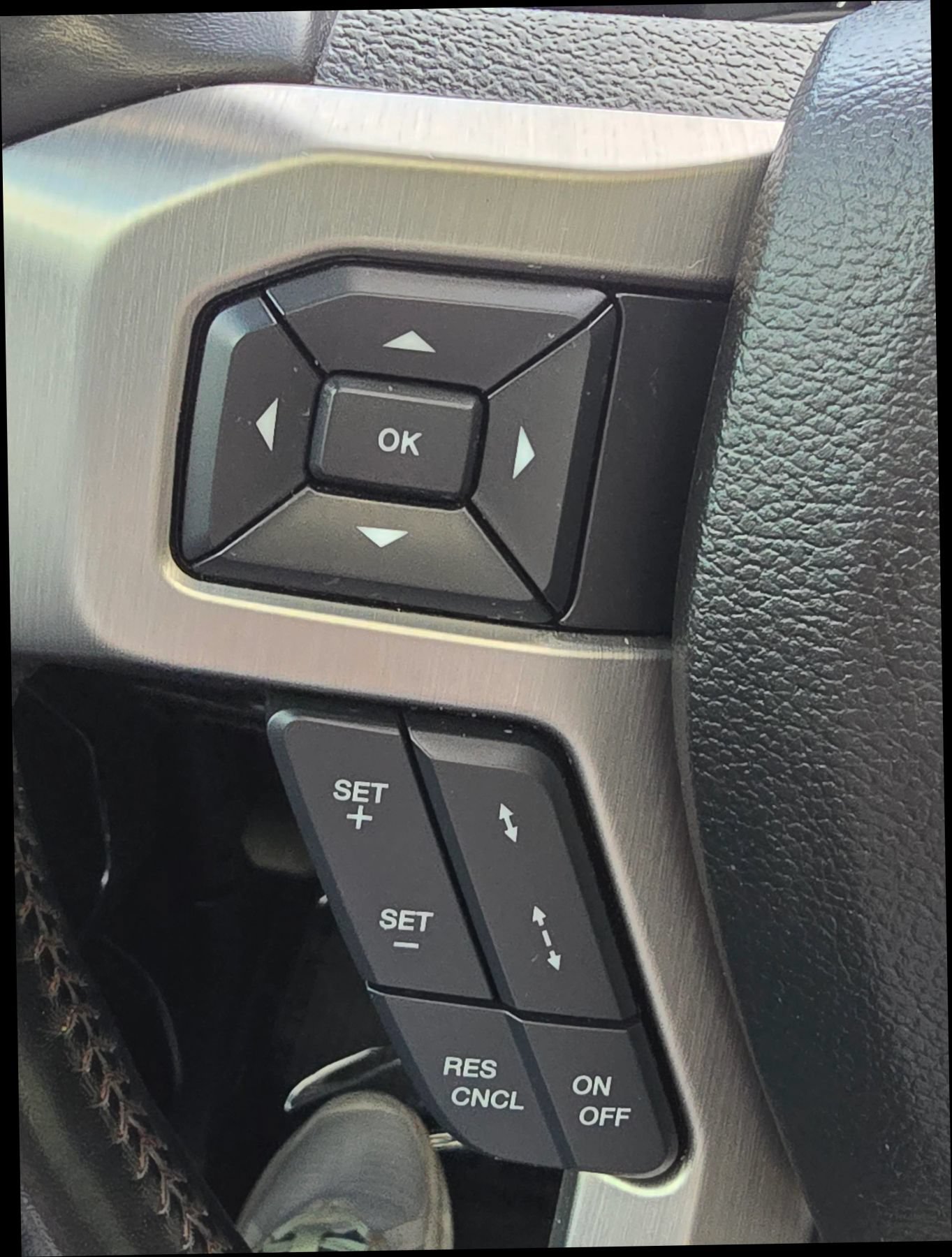 Used 2019 Ford F250 Platinum w/ Platinum Ultimate Package AWD/4WD image 25