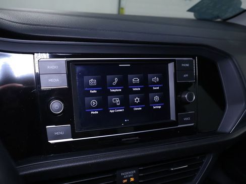 Used 2022 Volkswagen Jetta SE w/ Panoramic Sunroof Package image 27