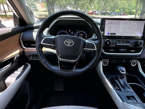 Used 2024 Toyota Grand Highlander FWD image 8