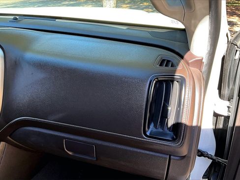 Used 2022 GMC Canyon Denali image 23