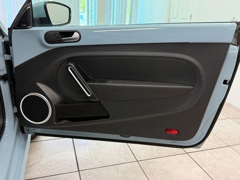 Used 2014 Volkswagen Beetle 2.5 FWD image 19