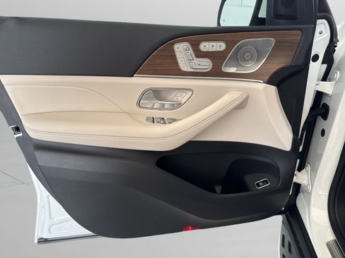 Certified 2026 Mercedes-Benz GLS 450 4MATIC image 18