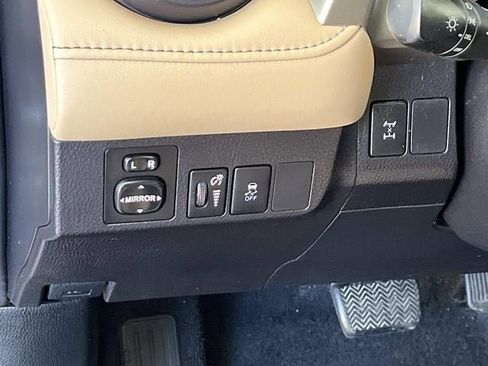 Used 2014 Toyota RAV4 XLE image 28