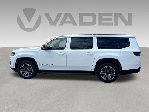 Used 2023 Jeep Wagoneer L Series II AWD/4WD image 19