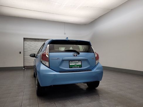 Used 2016 Toyota Prius C Two image 6