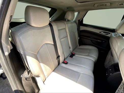 Used 2014 Cadillac SRX Luxury image 27