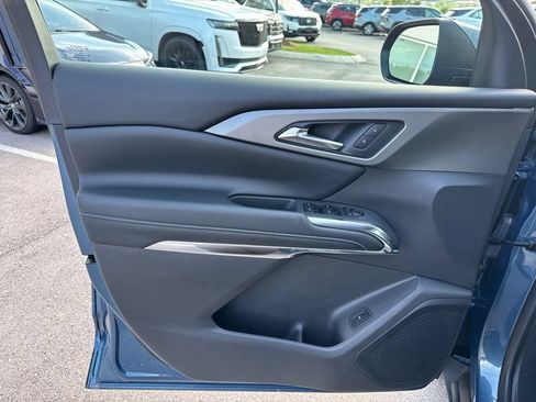 Used 2026 Chevrolet Traverse LT w/ Driver Confidence Package FWD image 10